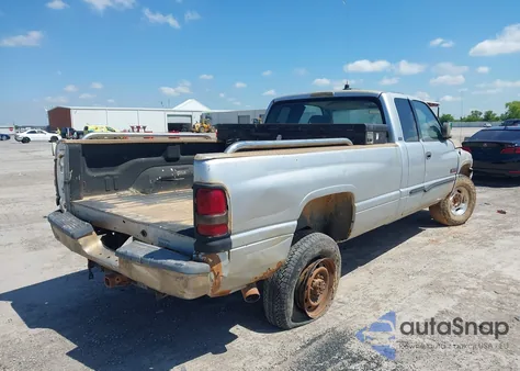 2001 Dodge Ram 2500 St z USA, uszkodzony, nr VIN 3B7KF23721G732137